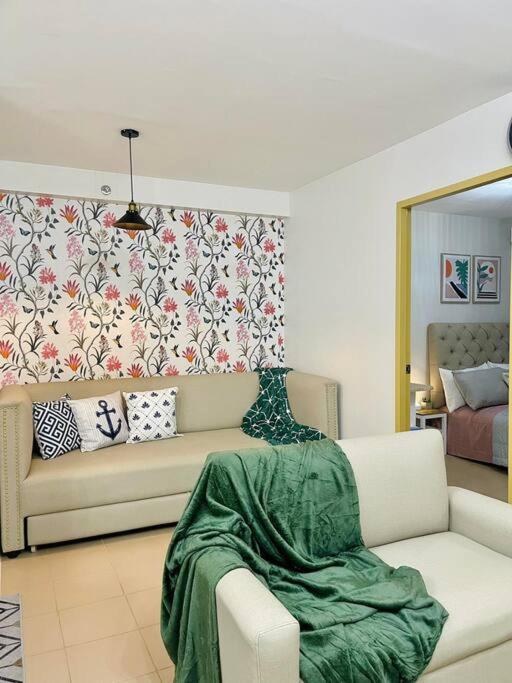 Spacious 2 Bedroom 42Sqm Condo Unit ايلويلو المظهر الخارجي الصورة