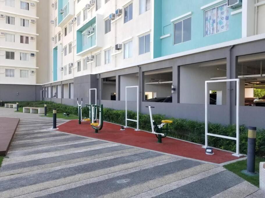 Spacious 2 Bedroom 42Sqm Condo Unit ايلويلو المظهر الخارجي الصورة