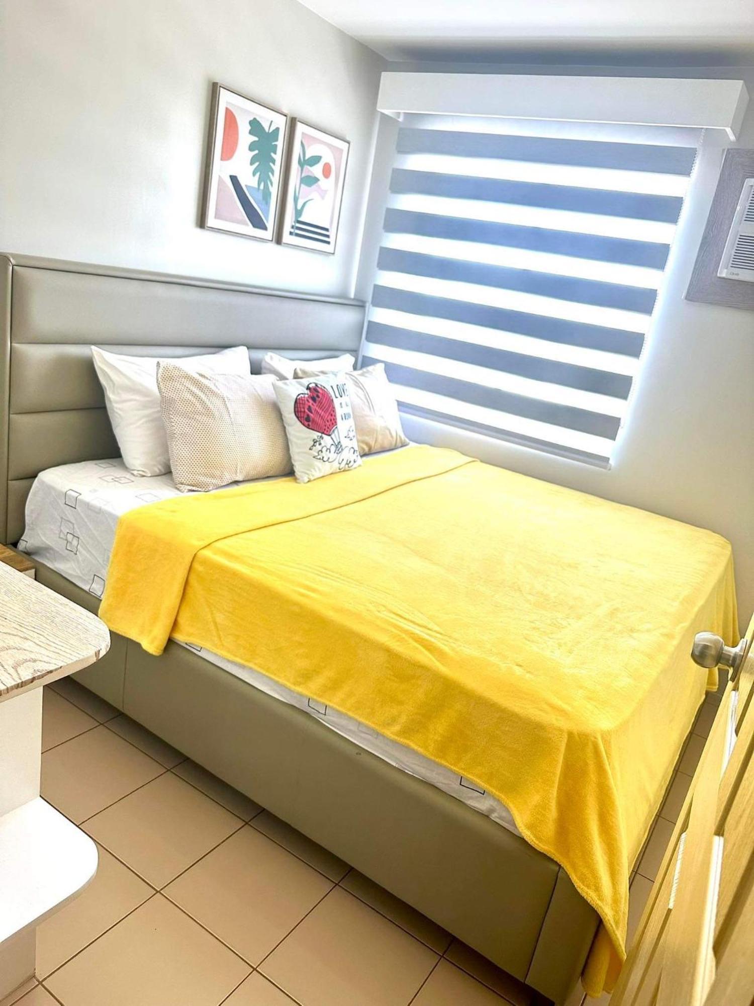 Spacious 2 Bedroom 42Sqm Condo Unit ايلويلو المظهر الخارجي الصورة